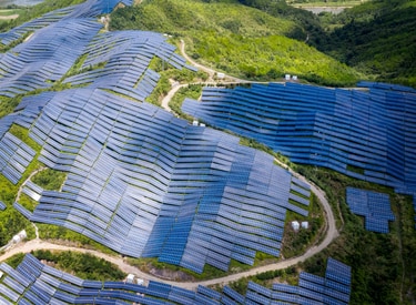 /globalassets/localfiles/375x275/solar-farm-in-the-mountains-china-375x275.jpg