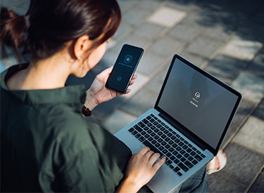 girl with laptop