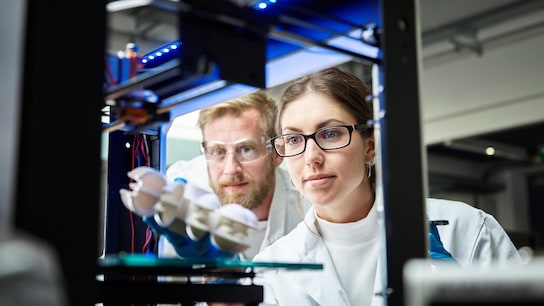 Innovation - Two specialists doing laboratory tests